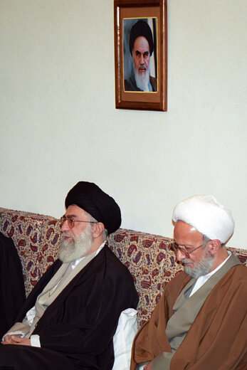 تصاویری از آیت‌الله مصباح یزدی در کنار رهبر انقلاب