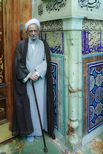 تصاویری از آیت‌الله مصباح یزدی در کنار رهبر انقلاب