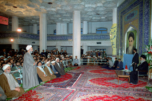 تصاویری از آیت‌الله مصباح یزدی در کنار رهبر انقلاب