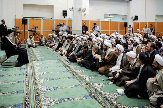 تصاویری از آیت‌الله مصباح یزدی در کنار رهبر انقلاب