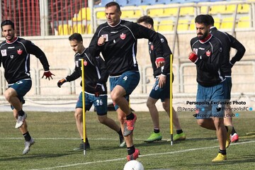 استارت پرسپولیس برای دیدار با سپاهان و دربی