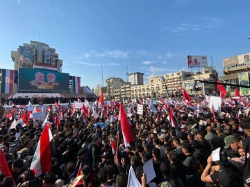راهپیمایی بزرگ عراقی‌ها در سالگرد شهادت سردار سلیمانی