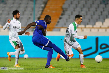 تصاویر | یورش استقلال به صدر با نوای گیتار ارسلان