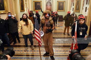 تصاویر | کنگره آمریکا در تسخیر هواداران ترامپ