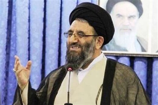 امام جمعه خوی در بیمارستان بستری شد 