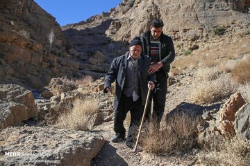«تَرکه بافی» در دستان هنرمند پیرمرد مهریزی نفس می‌کشد