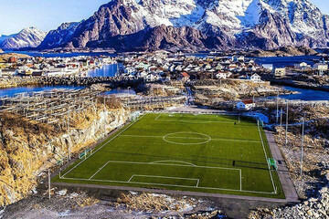 ببینید | زیباترین ورزشگاه‌های فوتبال دنیا که در دل طبیعت قرار داردند