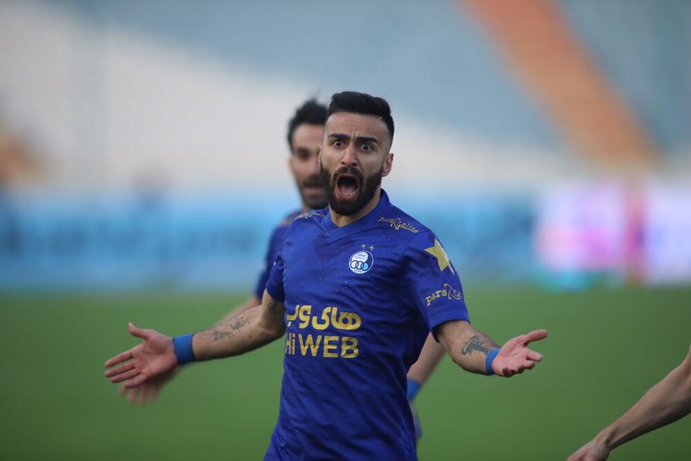 استقلال برنده نیمه نخست دربی با گل زود هنگام مطهری