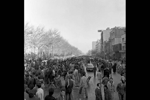 دی  ۱۳۵۷ ــ بازگشایی دانشگاه تهران
