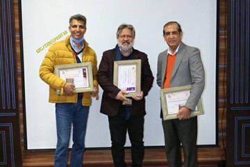 تصاویر | عادل فردوسی‌پور باز هم جایزه گرفت؛ اینبار جایزه سوتا