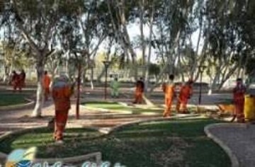 پاکسازی و بهسازی محوطه مجموعه المپیک کیش