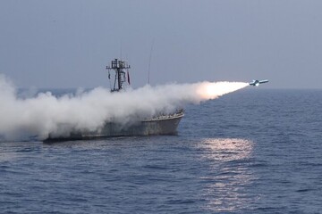 موشک‌های کروز دریایی نیروی دریایی ارتش شلیک شدند /عملیات شلیک اژدر برای اولین بار