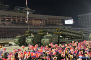 ببینید | قدرت‌نمایی کره شمالی برای بایدن؛ رونمایی از موشک‌های بالستیک جدید