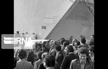26 دی 1357 - فرار شاه از ایران