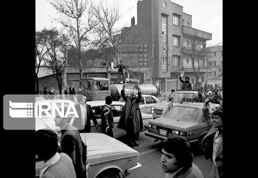26 دی 1357 - فرار شاه از ایران