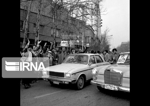 26 دی 1357 - فرار شاه از ایران