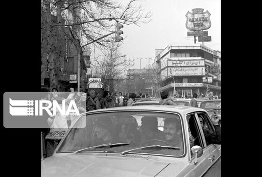26 دی 1357 - فرار شاه از ایران