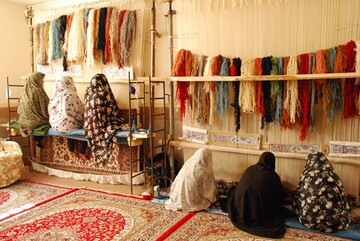 انجام بیش از ۴۰۰ مورد بازرسی از قالیبافان و حرفه های مرتبط بیمه شده استان سمنان
انجام بیش از ۴۰۰ مورد بازرسی از قالیبافان و حرفه های مرتبط بیمه شده استان سمنان