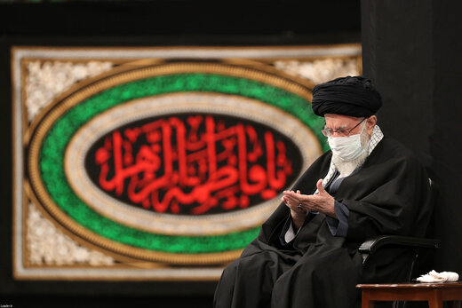 آخرین شب مراسم عزاداری حضرت فاطمه‌زهرا (س) در حضور رهبر انقلاب