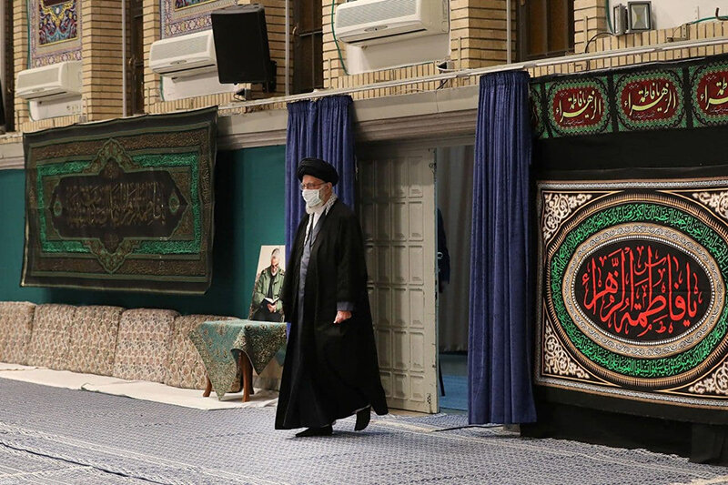 تصاویر | سومین شب عزاداری فاطمیه با حضور رهبر انقلاب در حسینیه امام خمینی (ره)
