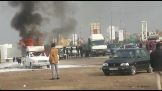 آتش گرفتن وانت بار در سه راه آدران/علت حریق نشت مخزن گاز