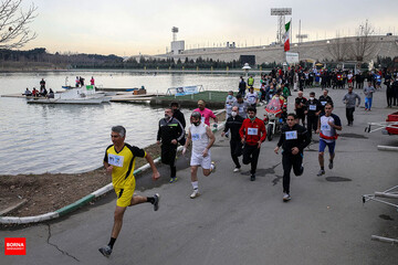  تصاویر | مسابقه دوی صحرانوردی آتش نشانان
