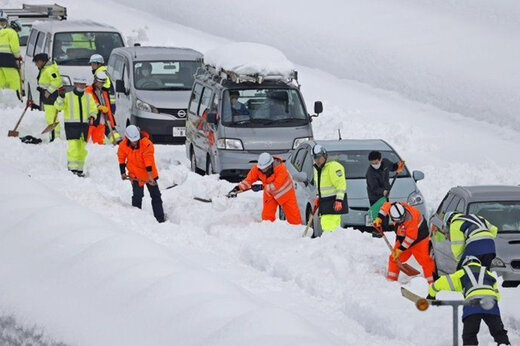 ببینید | لحظه هولناک تصادف صدها خودرو در شمال ژاپن