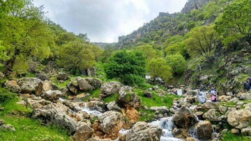 آبشارهای فصلی نگل، روستای سفید خانی، شهرستان سیروان در استان ایلام