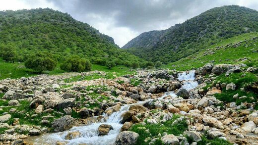 آبشارهای فصلی نگل، روستای سفید خانی، شهرستان سیروان در استان ایلام