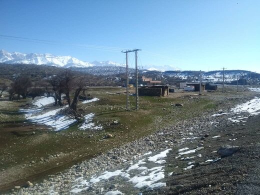 روستای ۵ خانواری تنگ هونی در شهرستان کوهرنگ برق دار شد