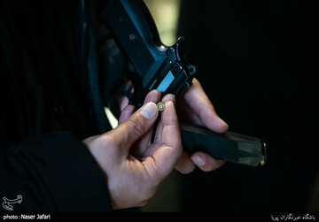 بازسازی صحنه سرقت‌ مسلحانه از طلافروشی‌