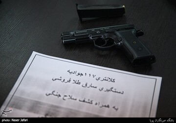 بازسازی صحنه سرقت‌ مسلحانه از طلافروشی‌