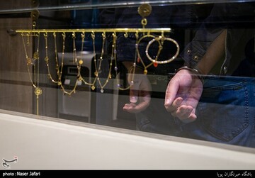 بازسازی صحنه سرقت‌ مسلحانه از طلافروشی‌
