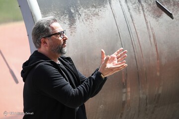 مهرداد میناوند در گذر زمان