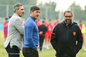 مهرداد میناوند در گذر زمان