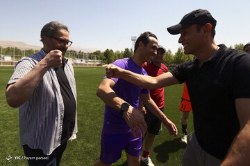 مهرداد میناوند در گذر زمان