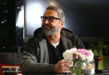 مهرداد میناوند در گذر زمان