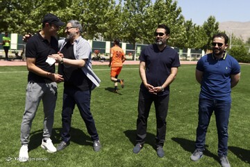 مهرداد میناوند در گذر زمان