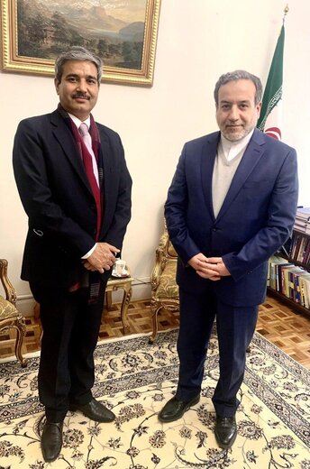 دیدار مدیرکل خاورمیانه وزارت خارجه هند با عراقچی 