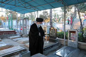 حضور در مرقد مطهر امام خمینی(ره) و گلزار شهیدان