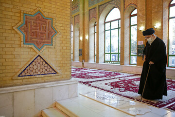 حضور در مرقد مطهر امام خمینی(ره) و گلزار شهیدان