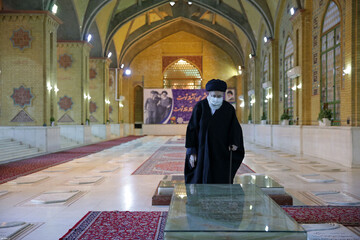 حضور در مرقد مطهر امام خمینی(ره) و گلزار شهیدان