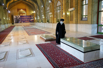 حضور در مرقد مطهر امام خمینی(ره) و گلزار شهیدان