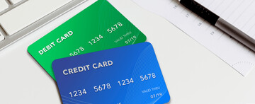 تفاوت کارت اعتباری عام و کارت بانکی چیست و چه کمکی به افراد می‌کند؟