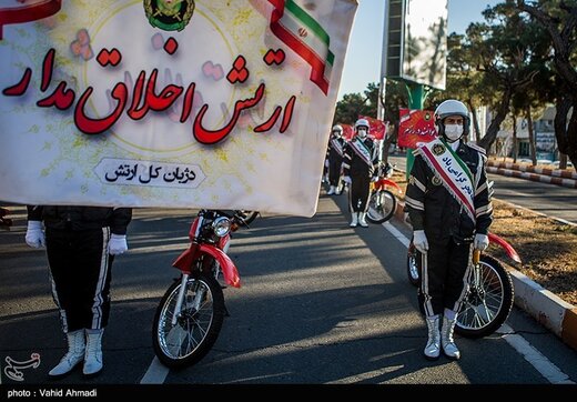 رژه موتور سواران در سالروز ورود امام خمینی(ره)