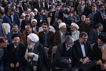 چالش‌های جناح راست یک قدمی انتخابات/ پایداری و احمدی‌نژاد دغدغه اصولگرایان برای ۱۴۰۰