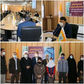 مراسم اهدای تبلت به دانش آموزان بی بضاعت لرستان در سومین روز دهه فجر برگزار شد