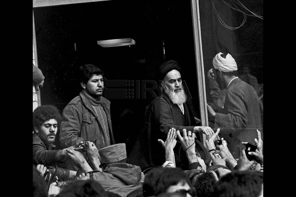 ۱۴ بهمن ۱۳۵۷، دیدار مردم با امام خمینی (ره)‏