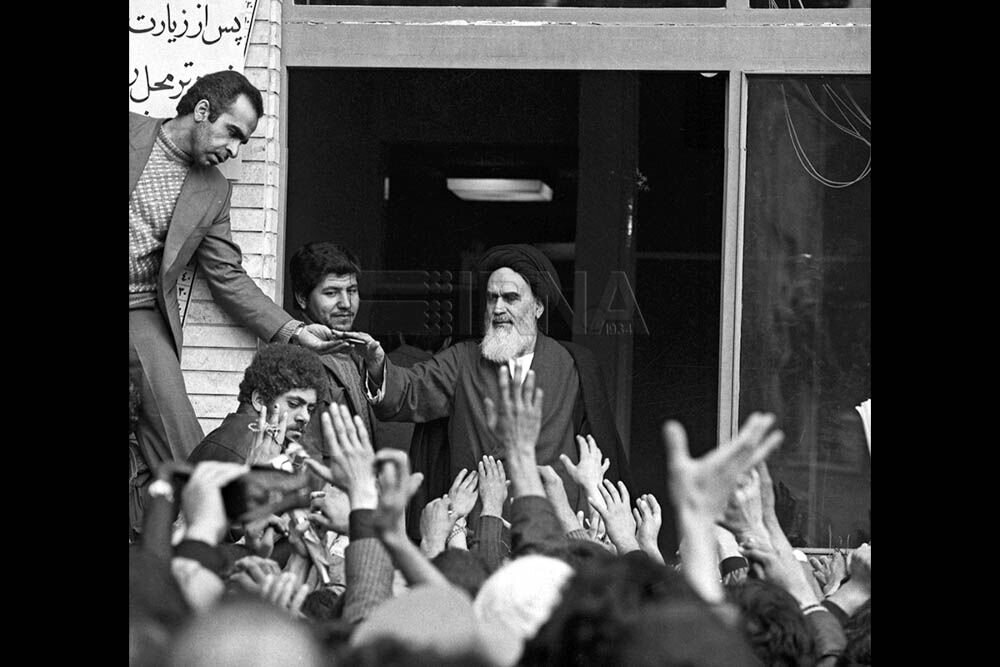 ۱۴ بهمن ۱۳۵۷، دیدار مردم با امام خمینی (ره)‏