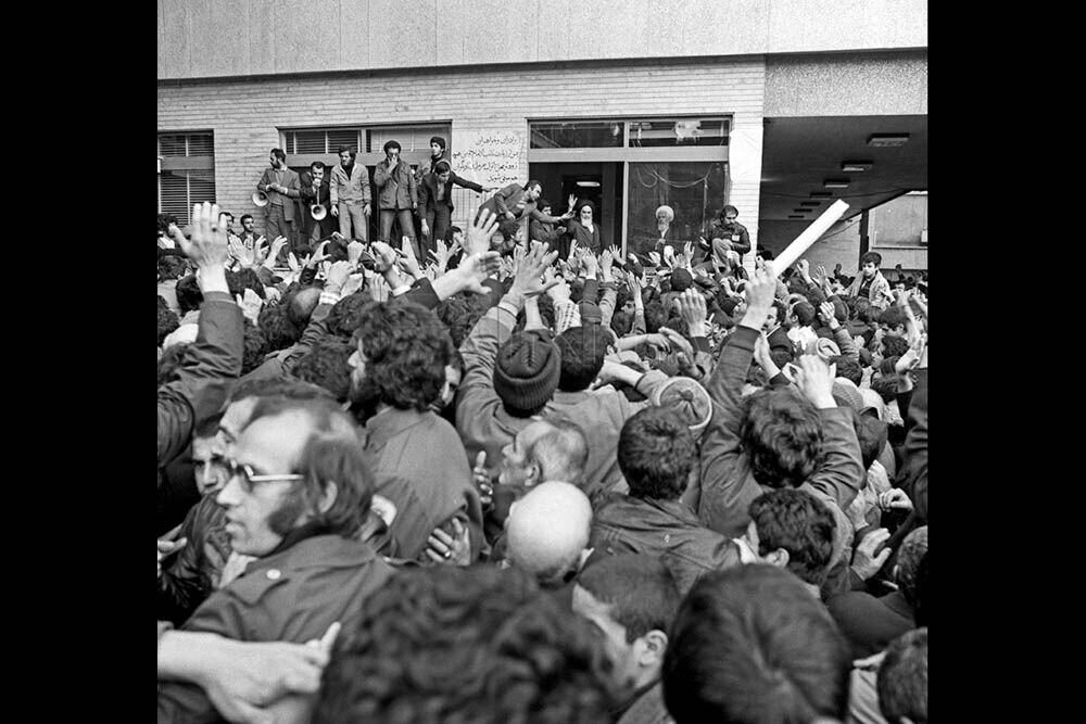 ۱۴ بهمن ۱۳۵۷، دیدار مردم با امام خمینی (ره)‏